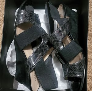Black leather sandals 10 M